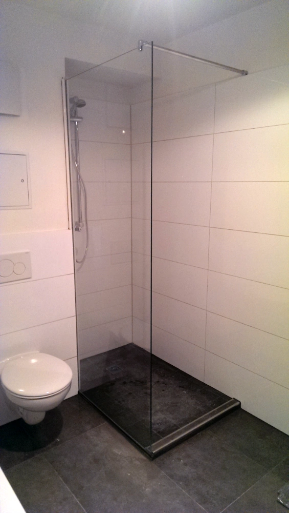 Glas-Raum-Bentzen-Bild zeigt Duche-in-einer-Ecke